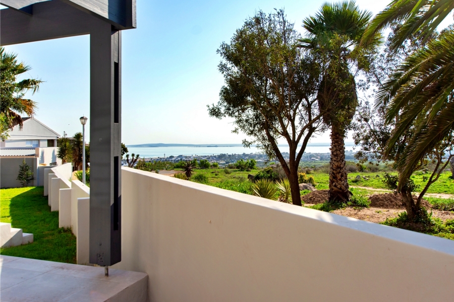 5 Bedroom Property for Sale in Myburgh Park Western Cape